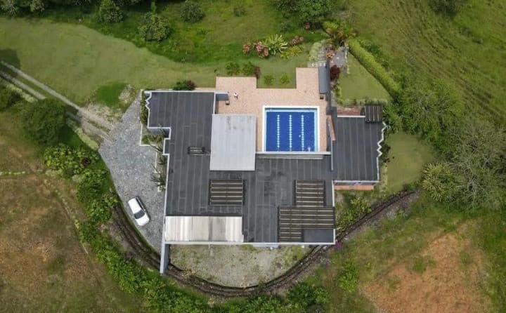 Barbosa Country Home with Pool & Mini Lake for Sale