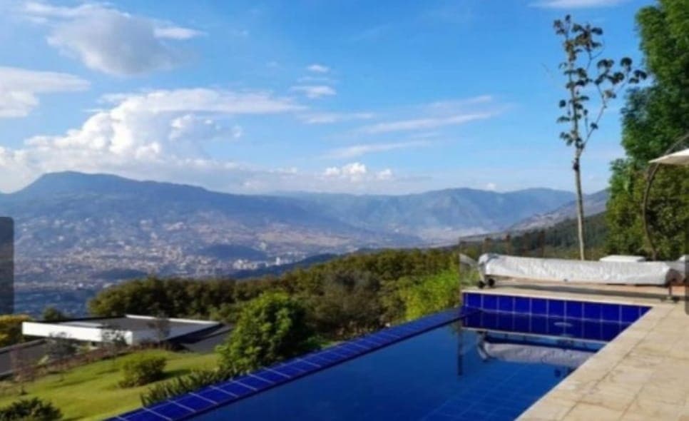 Luxurious Medellín Pool Home with Stunning Views - Image 1