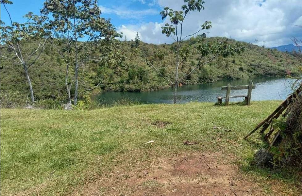 Lake House Marial: Vida de Lujo en Medellín