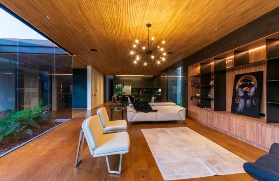 Luxurious Las Palmas Home for Sale in Envigado - Image 1