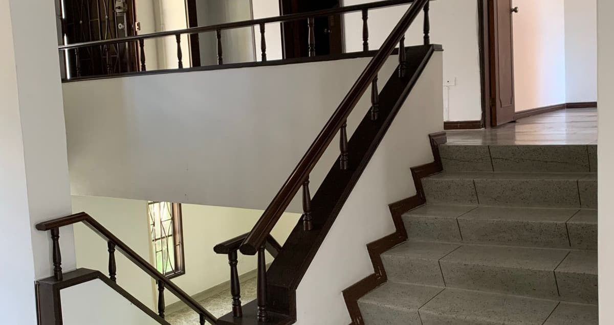 Casa Conquistadores: Amplia Casa en Medellín en Venta