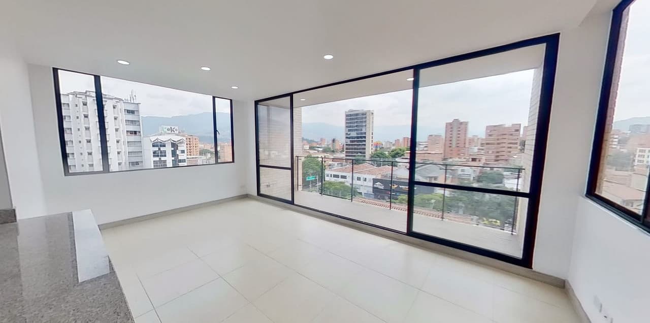 Laureles Condo for Sale - 3 Bed, 2 Bath in Medellín - Image 1