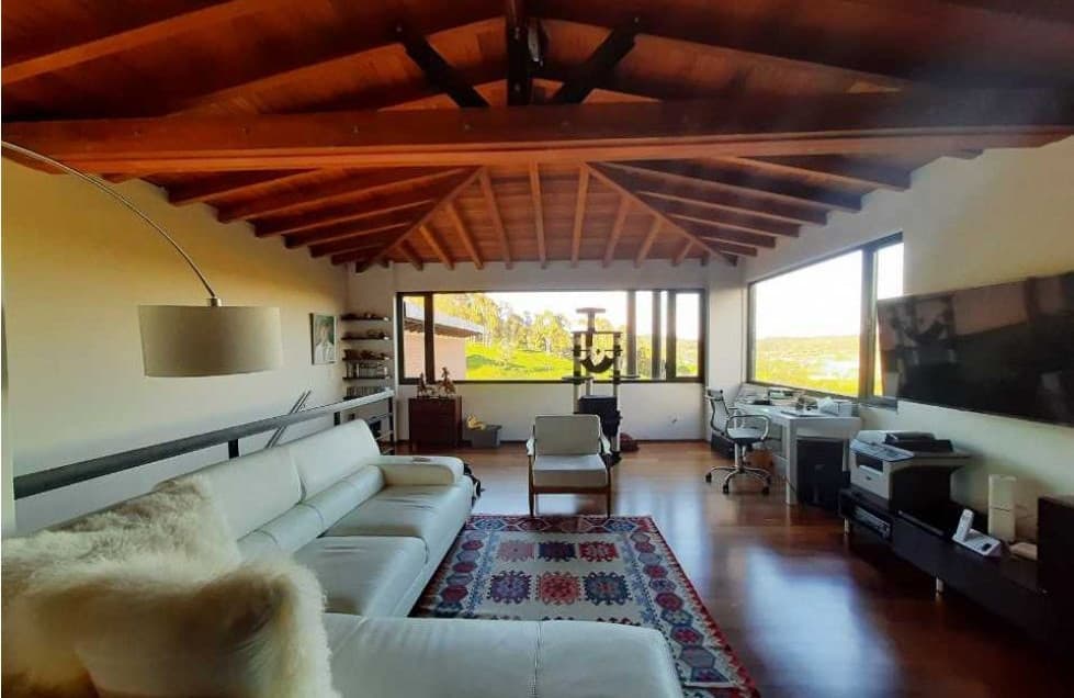 Luxurious Altos de las Palmas Home in Envigado