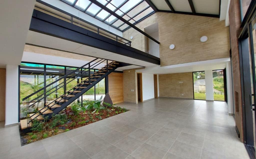Luxurious Alto De La Loma Casa in Envigado - Image 1