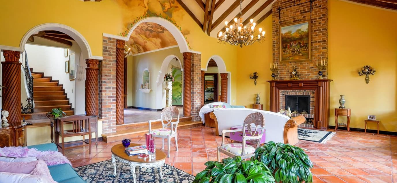 Retiro Country Estate - Luxurious Living in Medellín