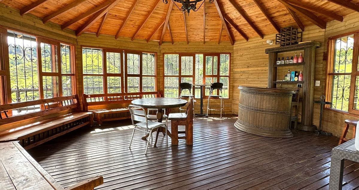 Casa con Vista al Lago en Venta en Guatapé | M.C.R.E.
